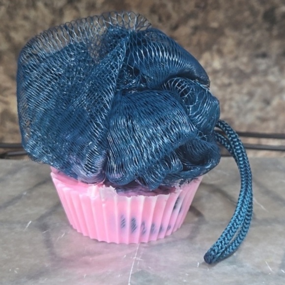 2 Left BUY NOW4 Entries Buy in for a Name Brand Bag Giveaway $75+ value for $25 - Picture 8 of 15